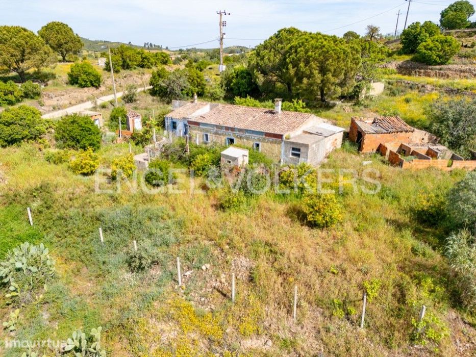 Casa de Campo com Projeto Aprovado e Licença de Construção