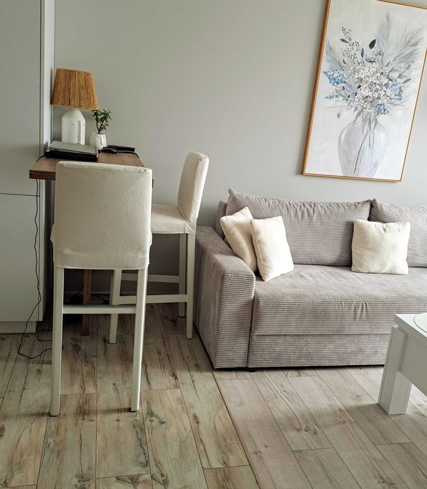 Dwa białe hokery IKEA (1sztuka za 250zł)