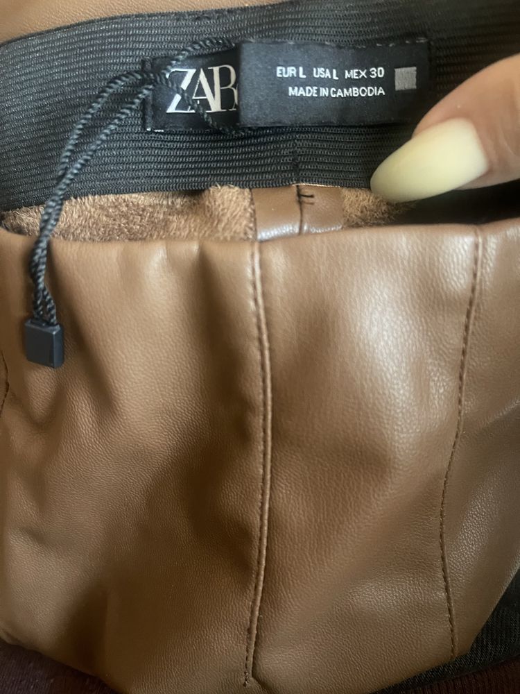 Коричневі шкіряні штани легінси Zara розмір L