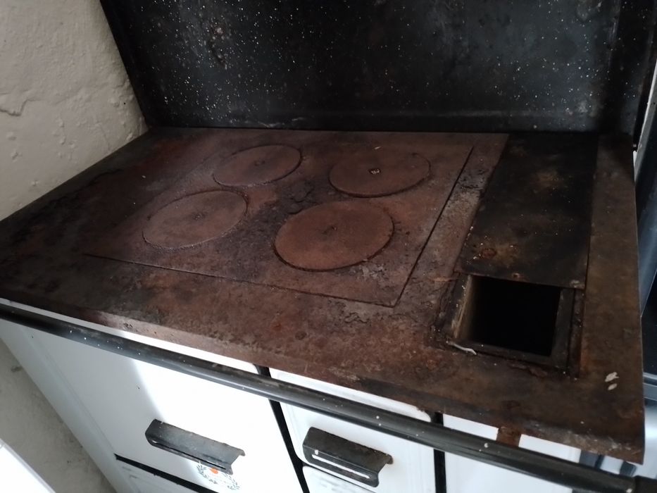 Fogão a lenha  em bom estado