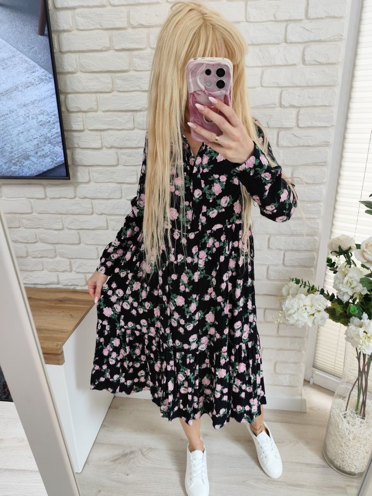 Czarna sukienka w kwiaty Pieces rozmiar S