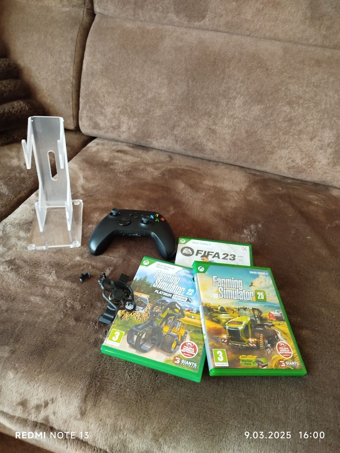 Xbox series x + 1 pad i okablowanie i pudełko