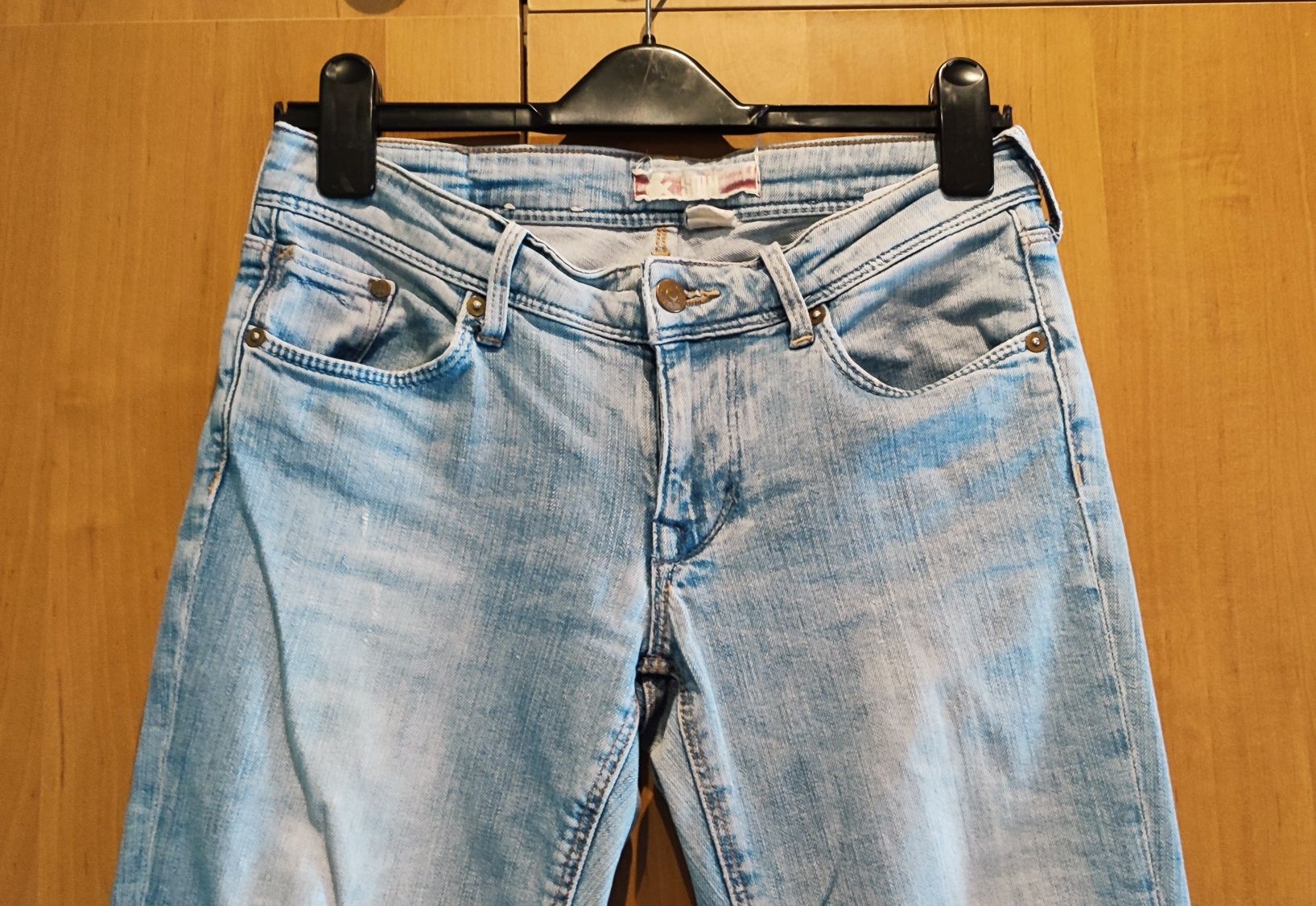 Jasne jeansy proste nogawki r.28 (S/M)