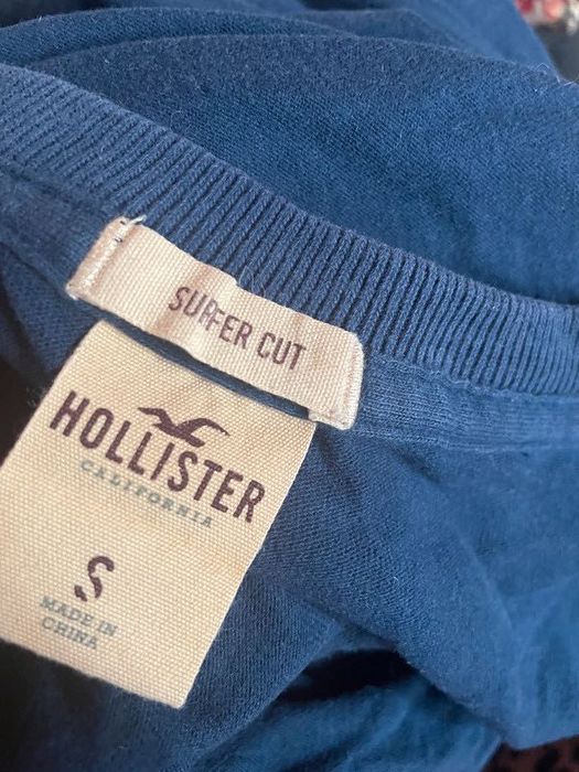 Bluzka  hollister logowania granatowa bawełniana napis na rekawie