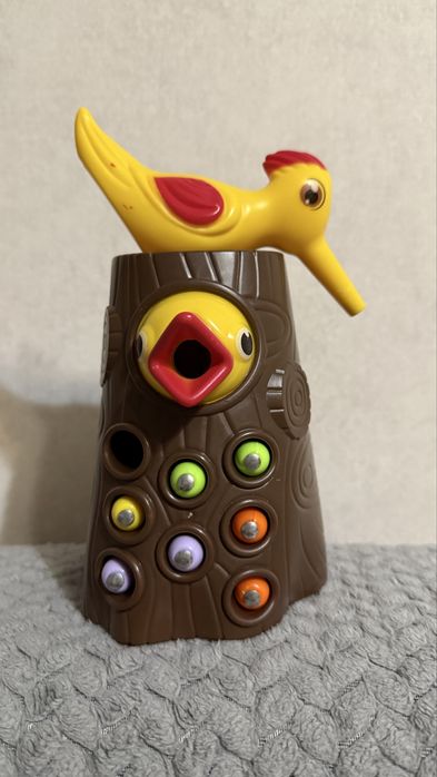 Розвиваючі іграшки для дитини