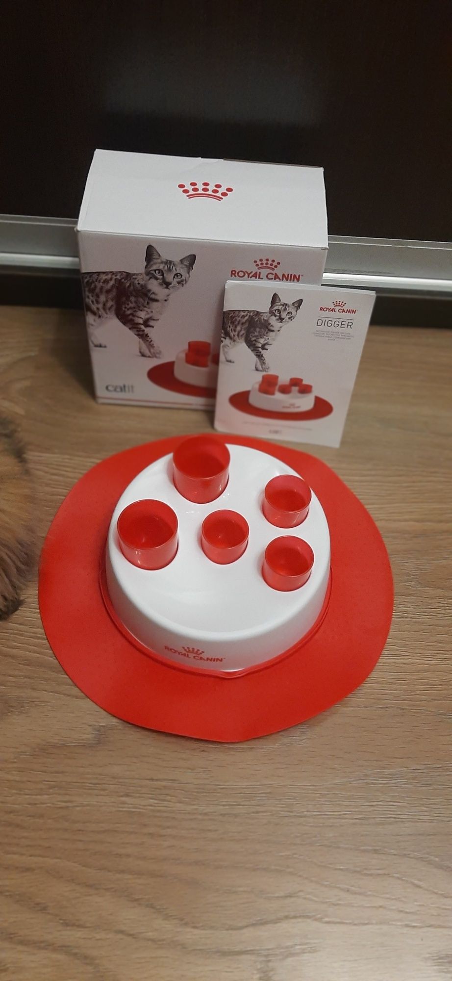 Интерактивная тарелка для котов