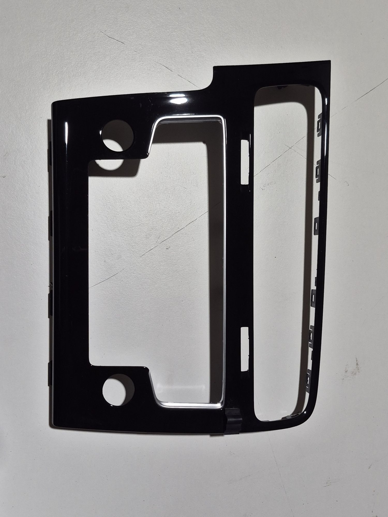 Ramka dekor radia VW Golf VII 5G1.819.743