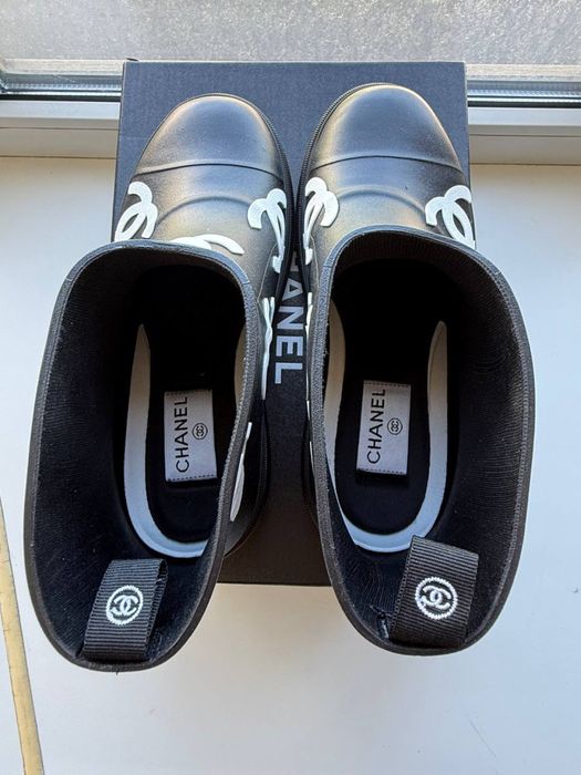 Гумові чоботи від Шанель