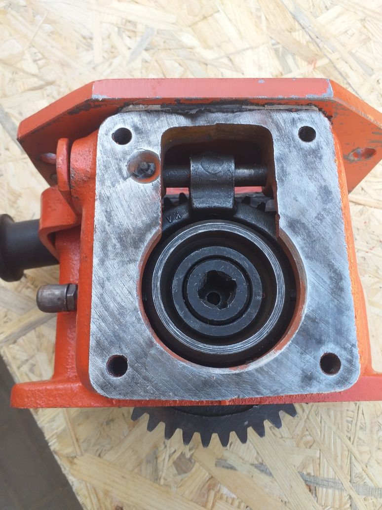 Dodatkowy napęd wspomagania ( napęd pompy hydrauliczne) Władimirec t25