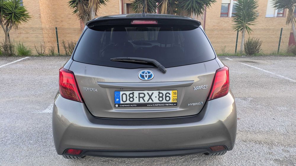 Toyota Yaris Hybrid HSD Square Collection - 2016
