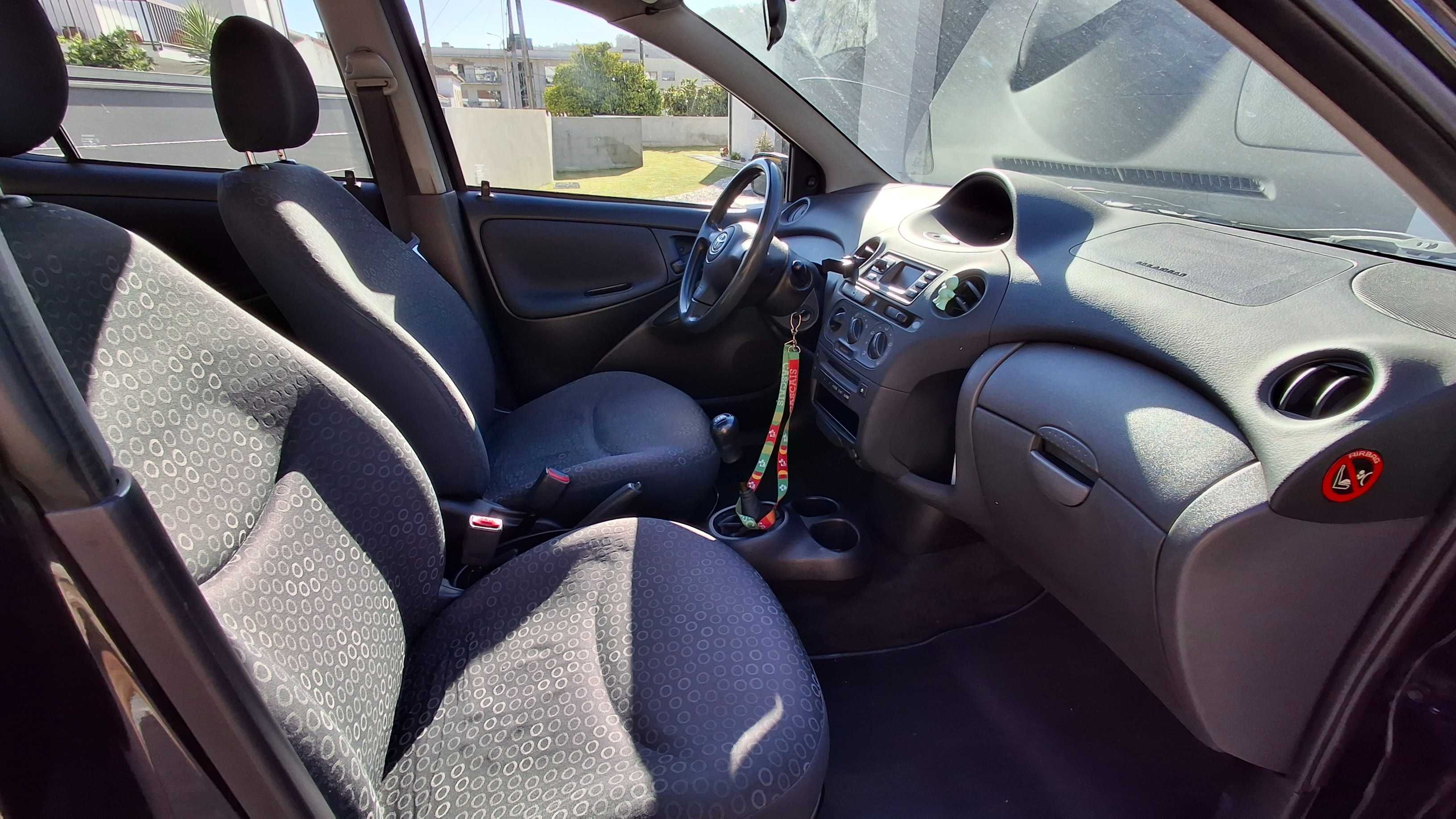 Toyota yaris - 2004