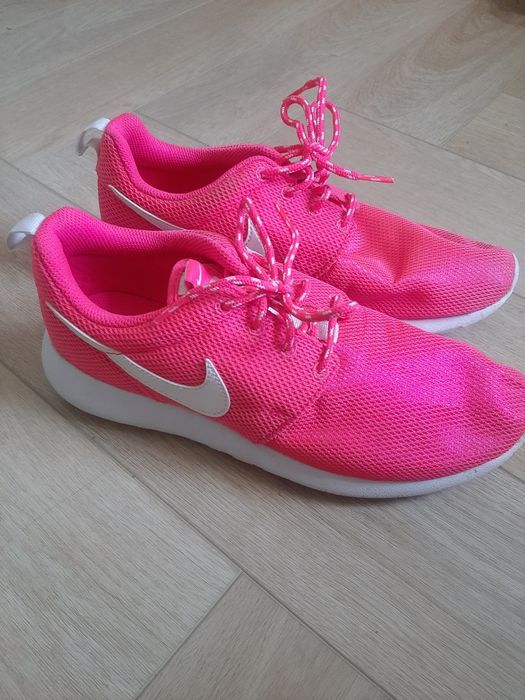 Buty Nike Roshe Run różowe r. 38