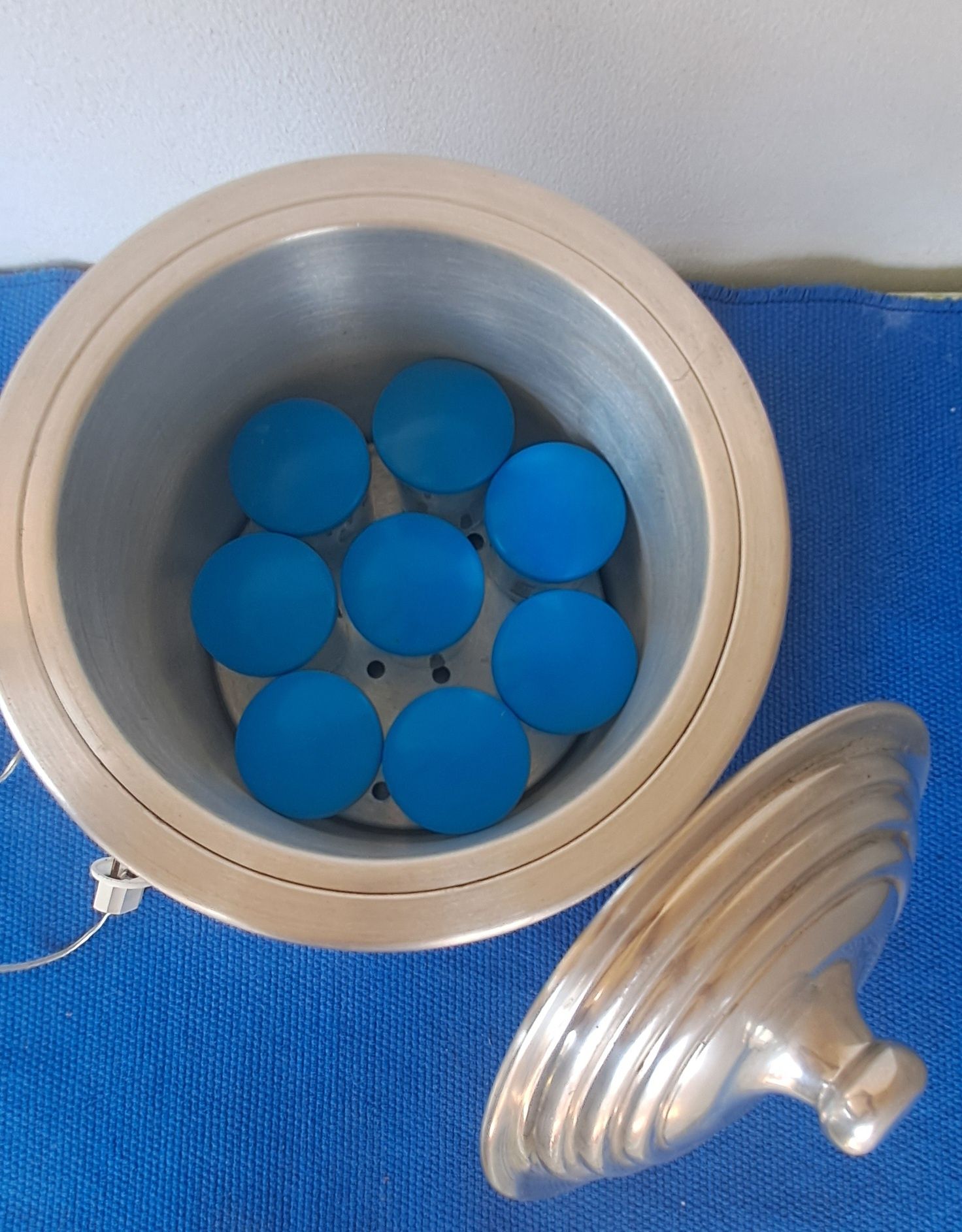 Iogurteira marca Jopal, 8 copinhos de origem