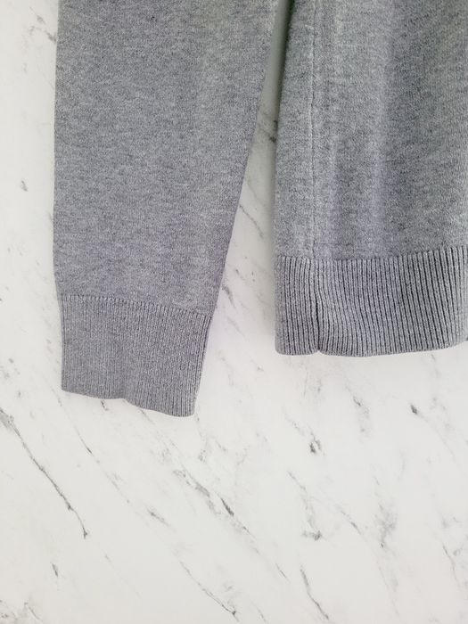 Sweter basic dekolt w serek premium