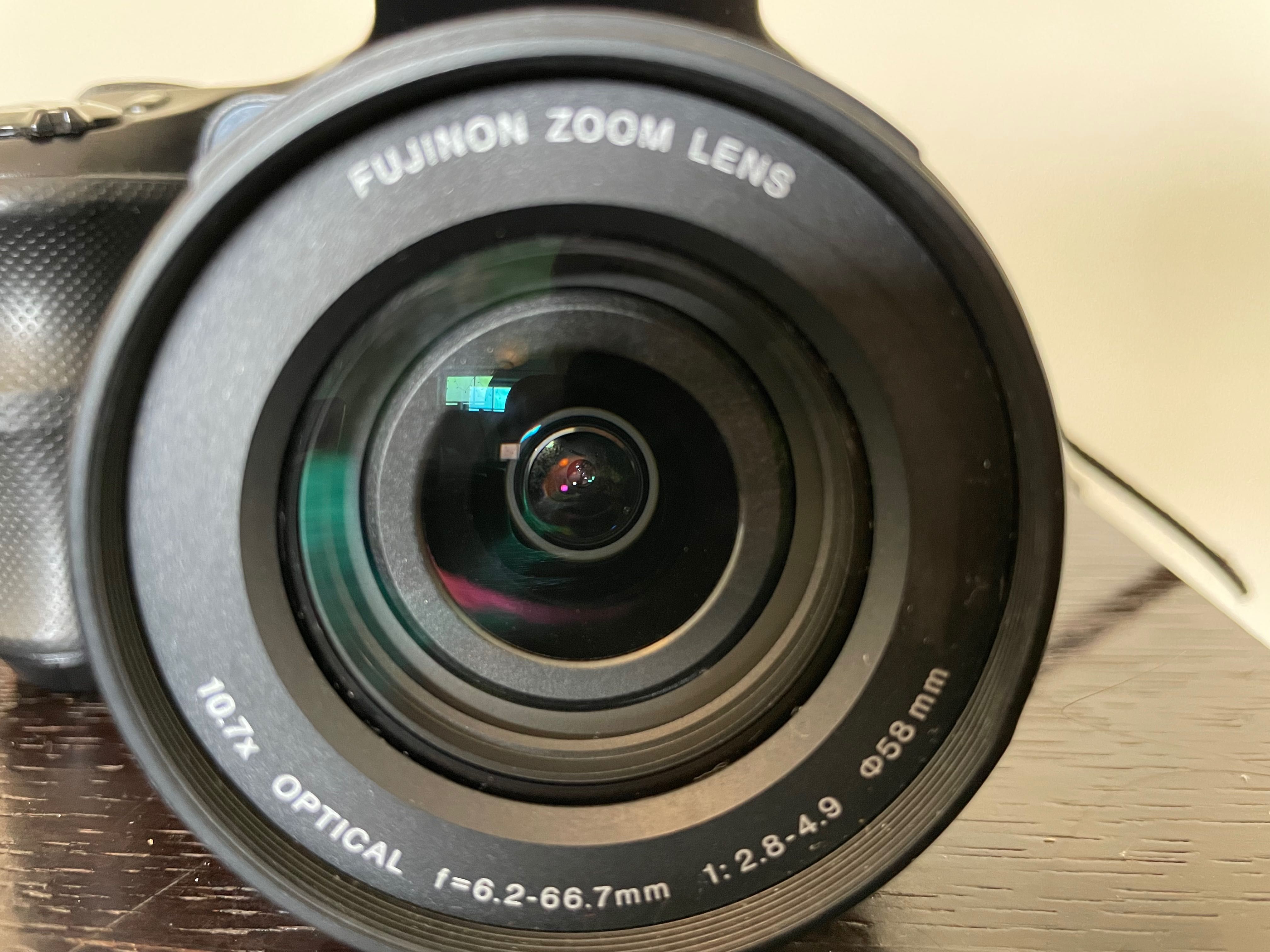 Máquina fotográfica digital Fuji finepix 6500