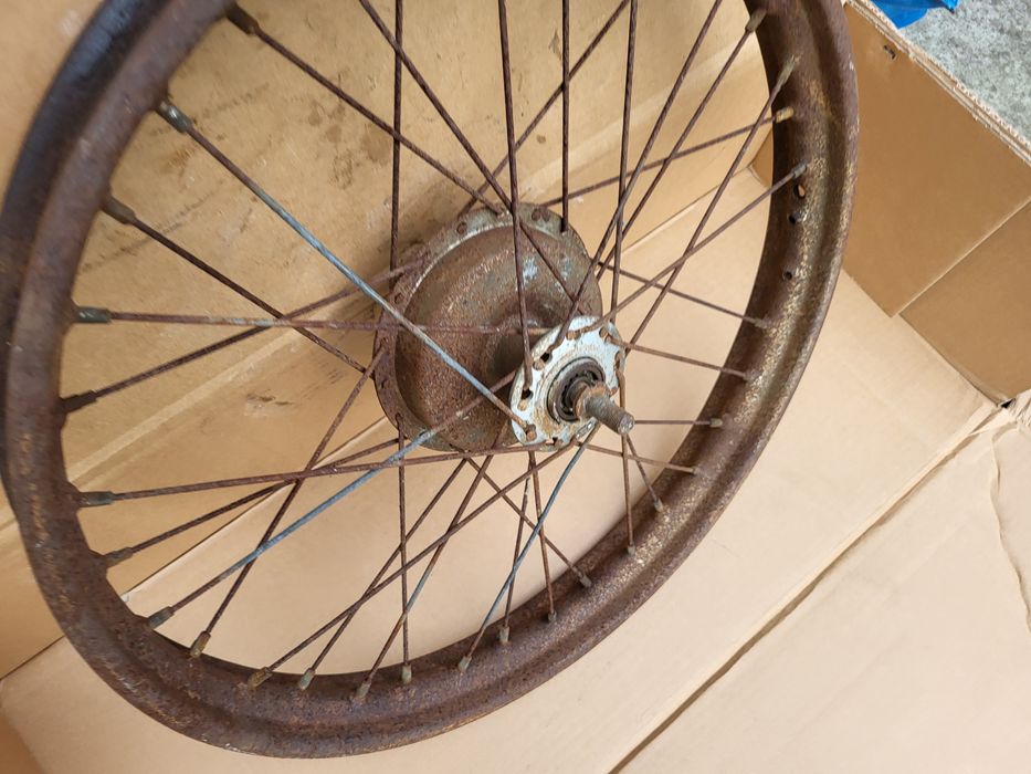 Koło WFM 125 M06 przód przednie kompletne Bęben piasta WSK oś SHL