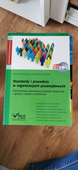 Książka administracja - Standardy w organizacjach pozarządowych