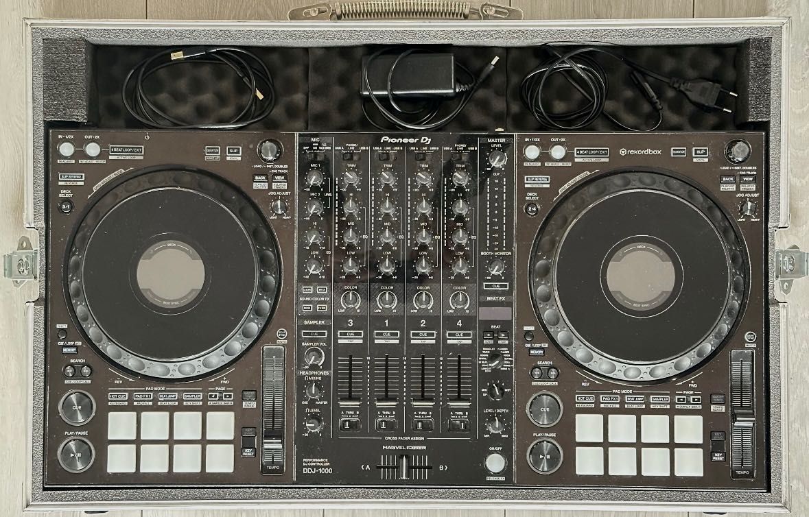 Kontroler DJ Pioneer DDJ-1000 + case + 2 kursy James Hype + kable