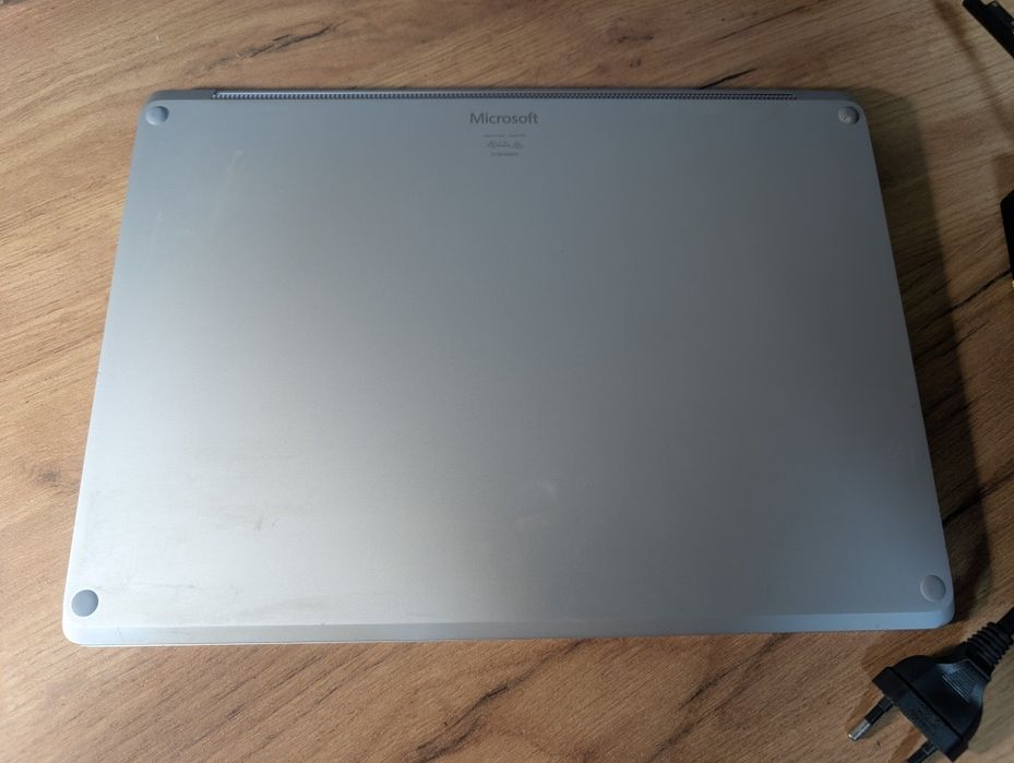 Ультрабук Microsoft Surface Laptop 1769 б/в гарний стан