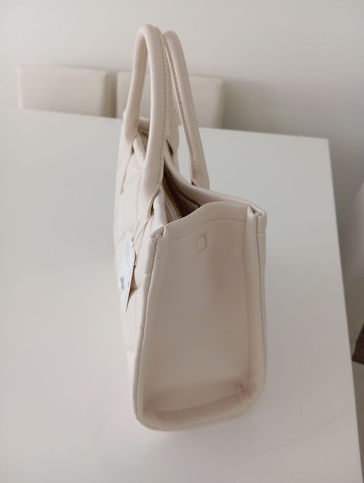 Mala bege nunca usada