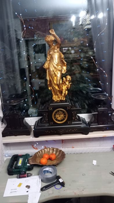 Pałacowy zegar kominkowy