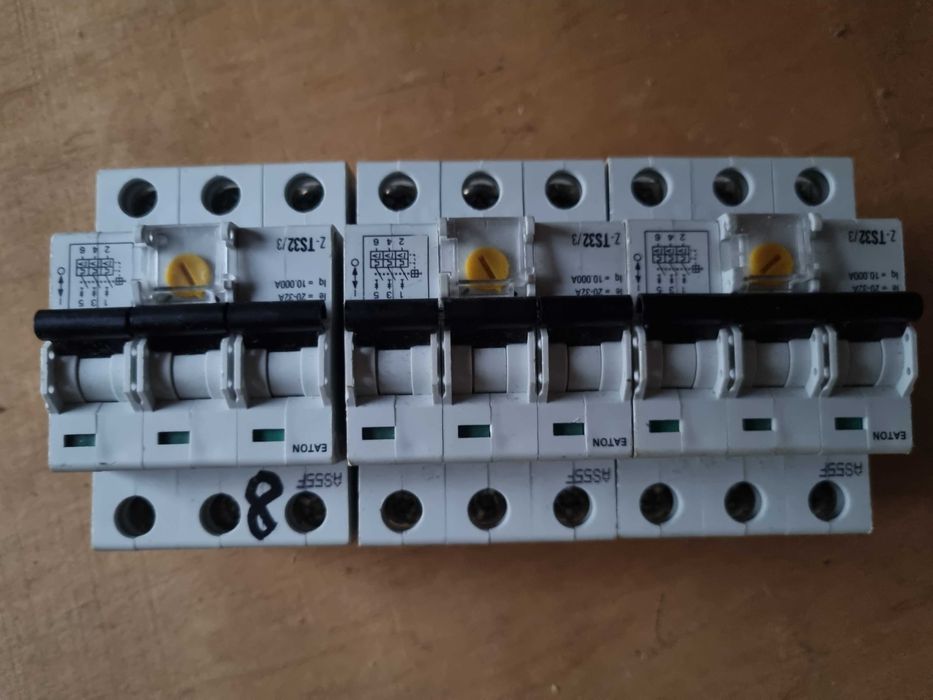 Автомати електричні,біти,кусачки,сверла,i.т.п. можна окремо придбати