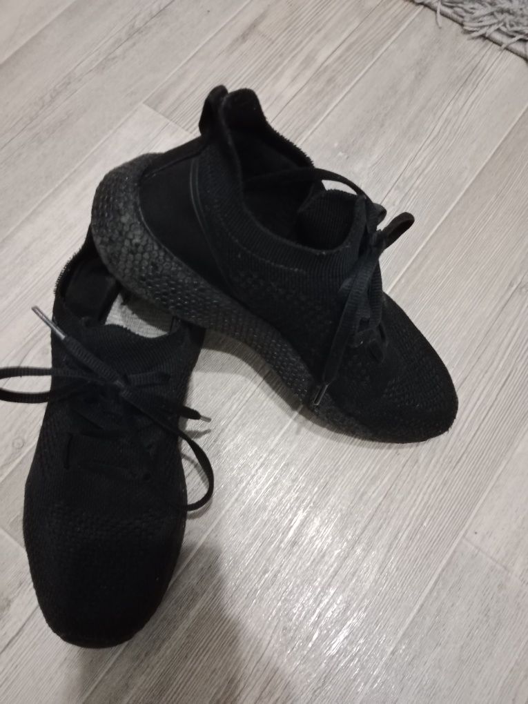 Adidasy dla chłopca rozmiar 35