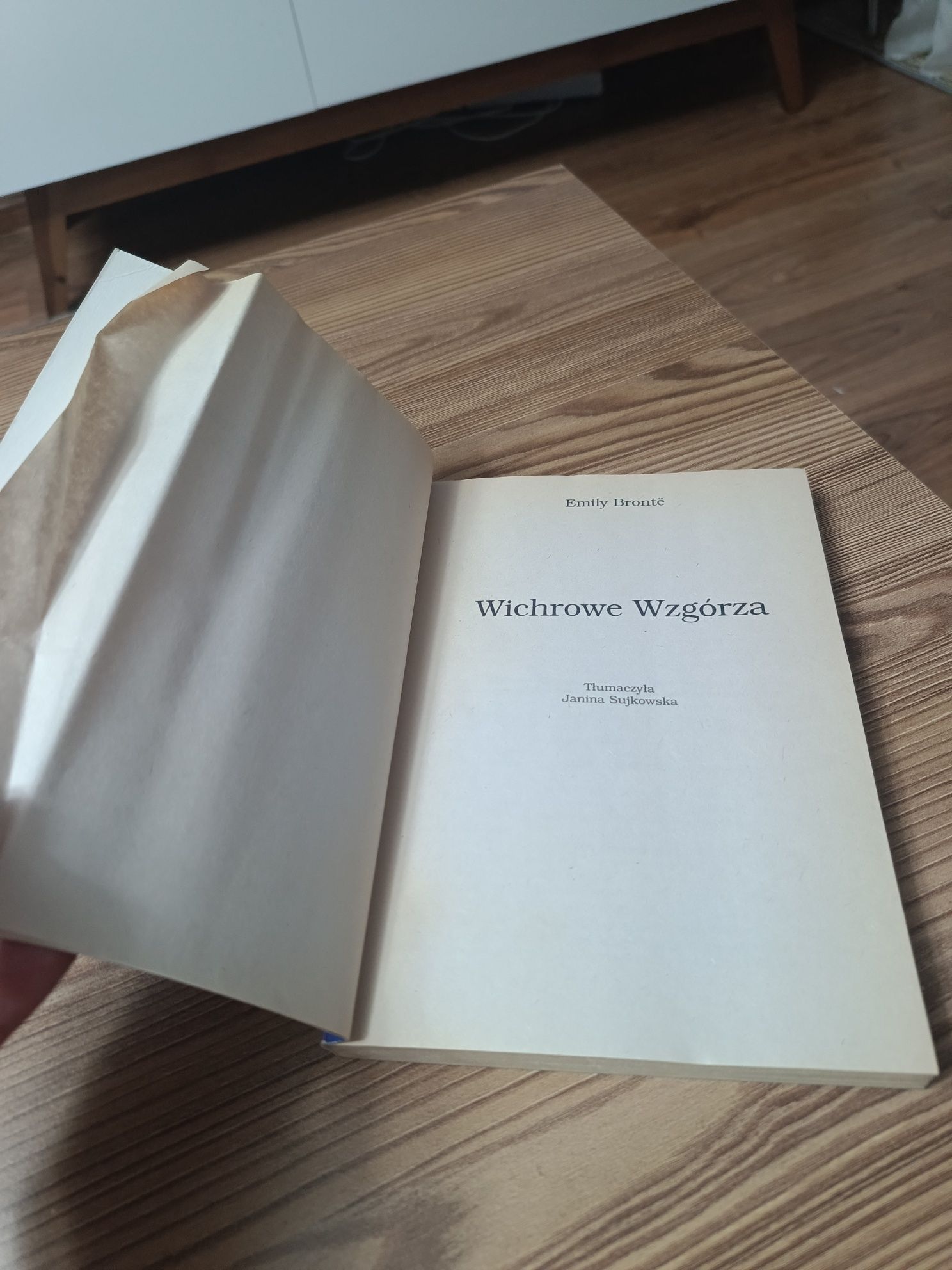 Wichrowe wzgórza. Emily Brönte.