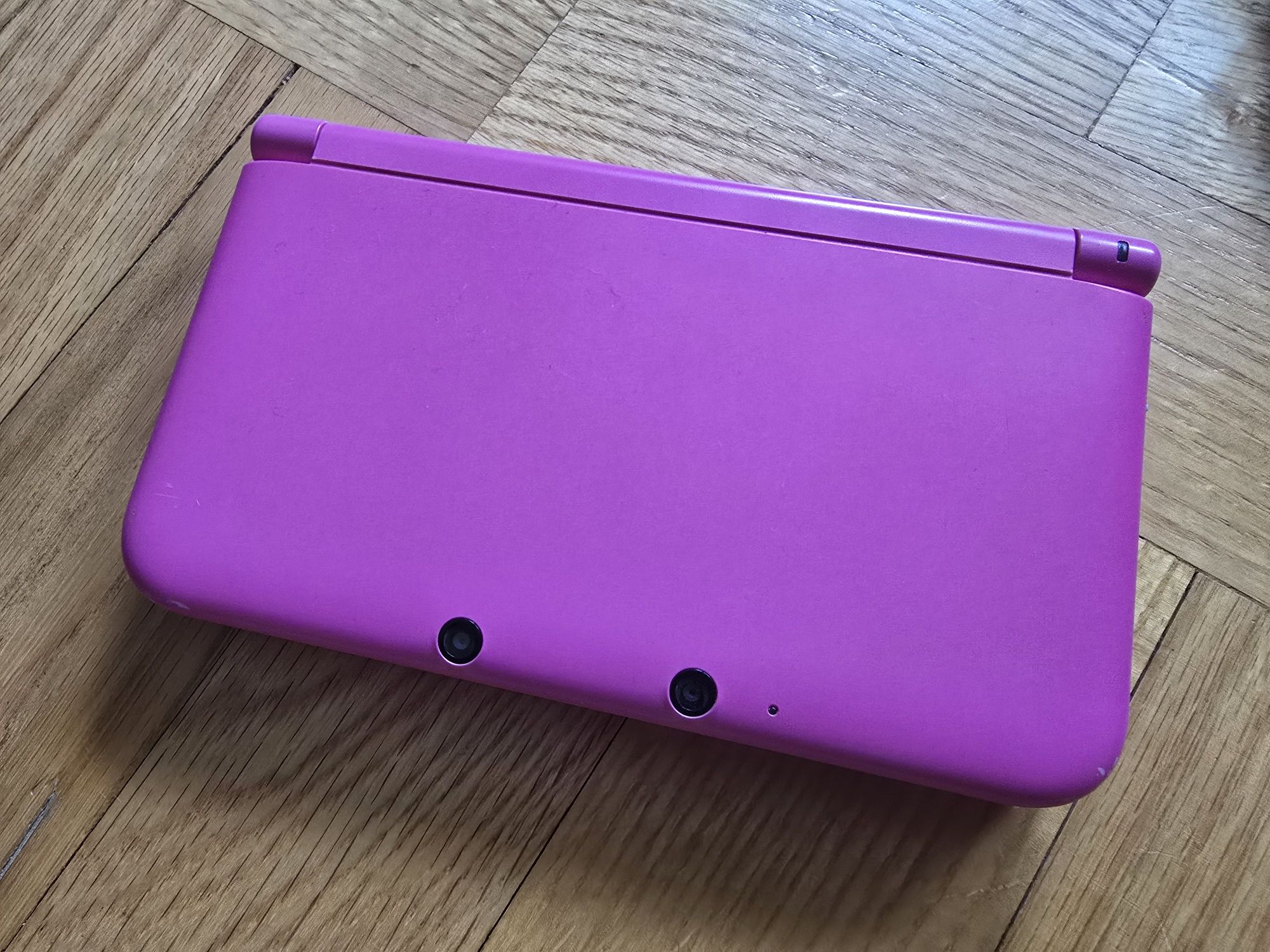 Konsola Nintendo 3DS XL + ładowarka + karta pamięci SD