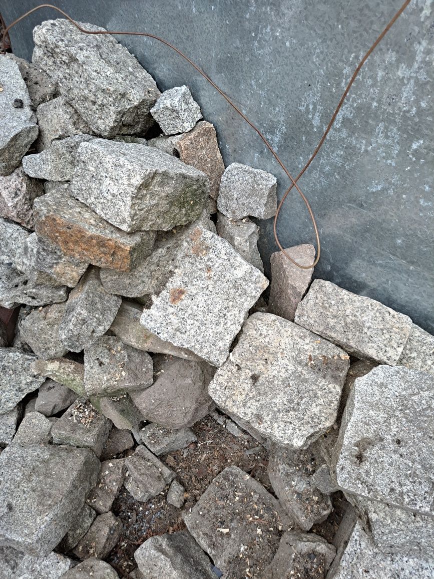 Oddam za darmo kamien granitowy