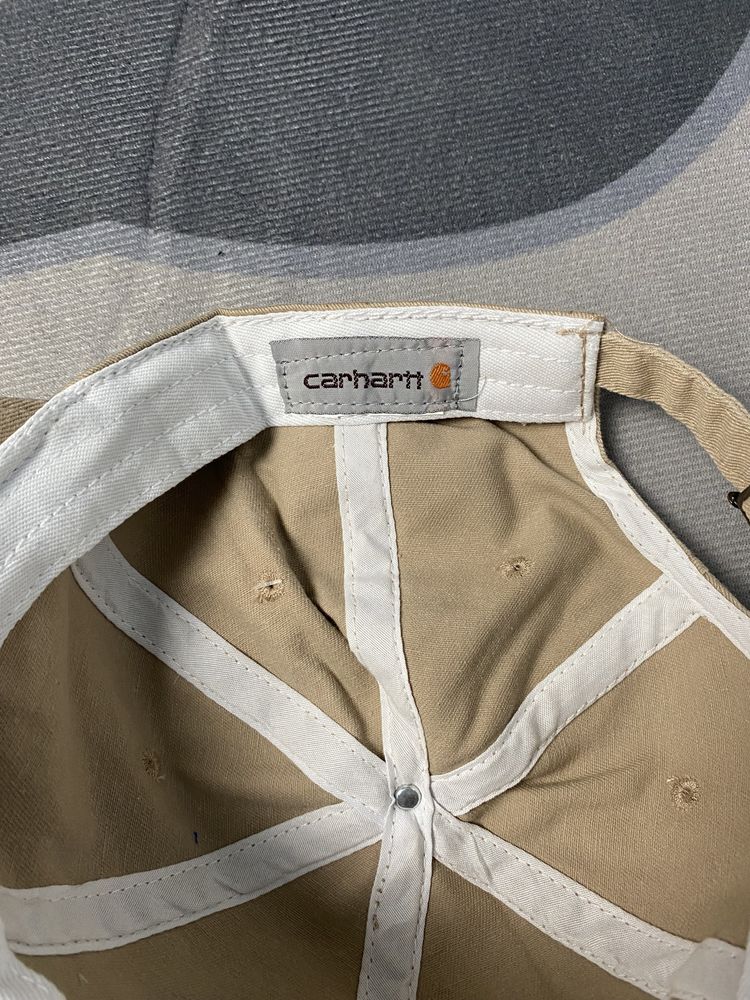 Czapka Carhartt.