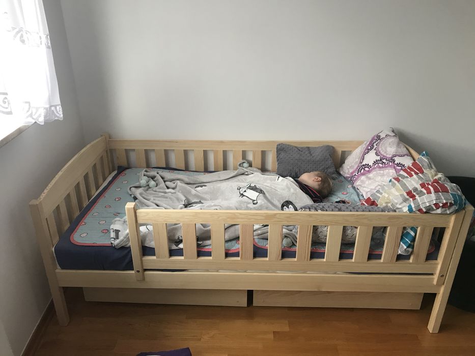 Lòżko dzieciece z barierka 90x180