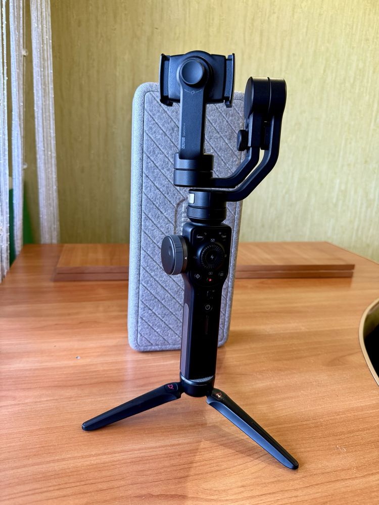 Стабілізатор Zhiyun Smooth 4