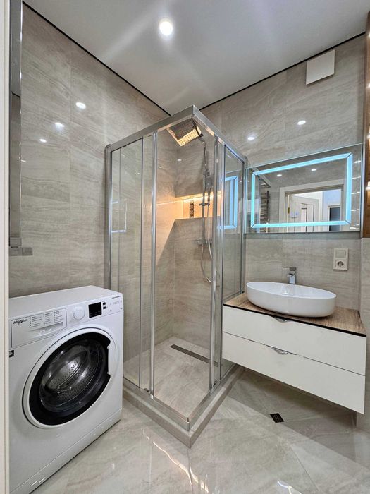 Продається стильна і простора 1 км. квартира з ремонтом у ЖК «Миру».