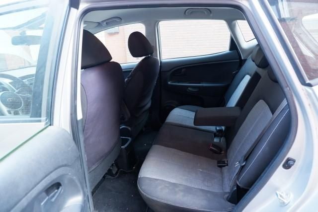 Kia Venga свіжопригнана на автоматі. Розмитнена.