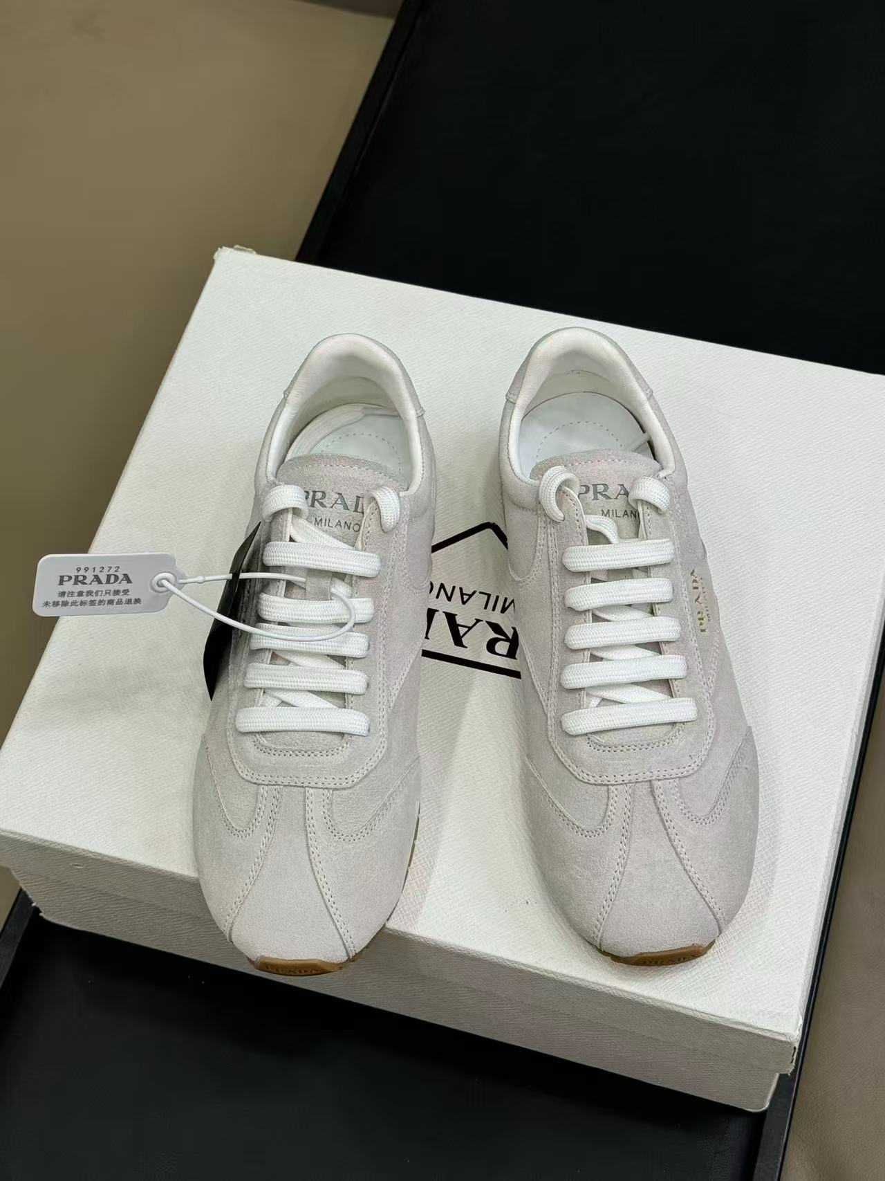 "PRADA Sapatos Casual Feminino - Tamanhos Disponíveis"