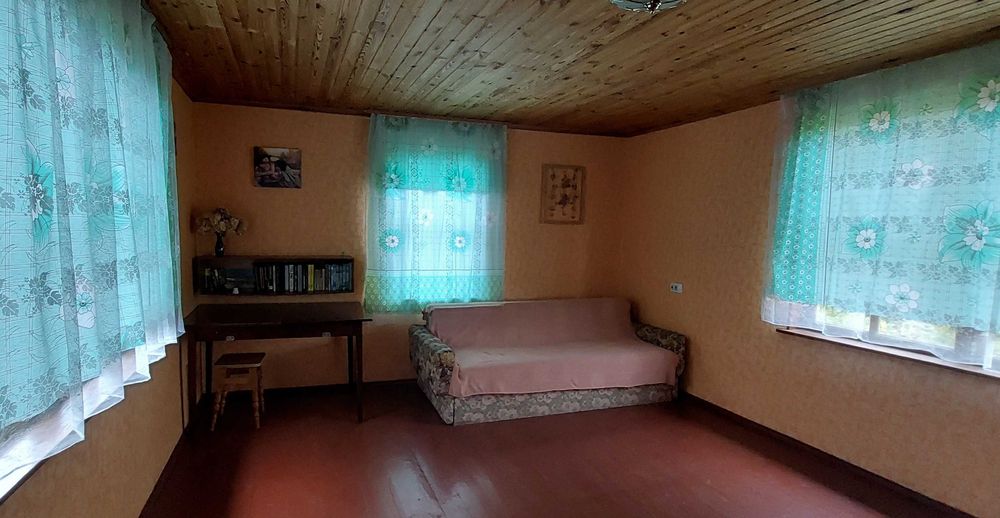 Продам будинок з земельною ділянкою