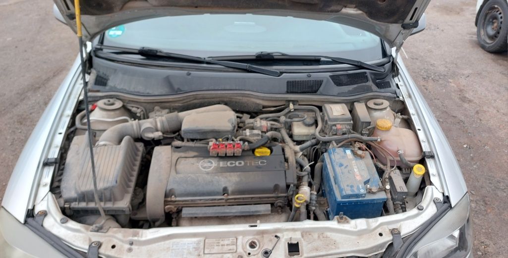 Opel Astra 2004 рік