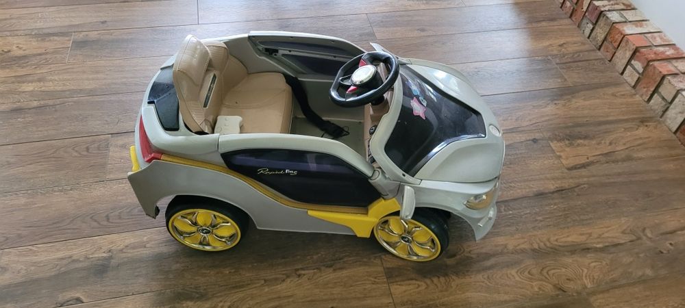 Samochód na akumulatory dla dzieci