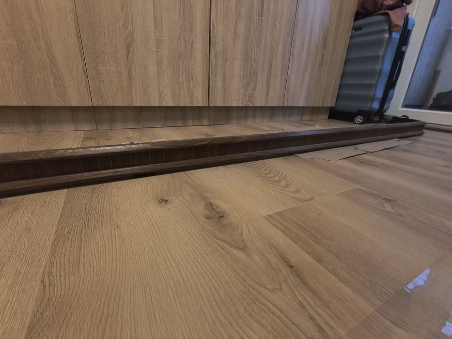 Карниз коричневий. Самовивіз: Львів