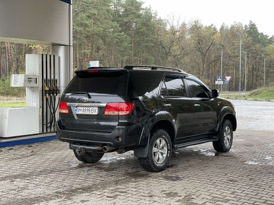 Продам Toyota Fortuner