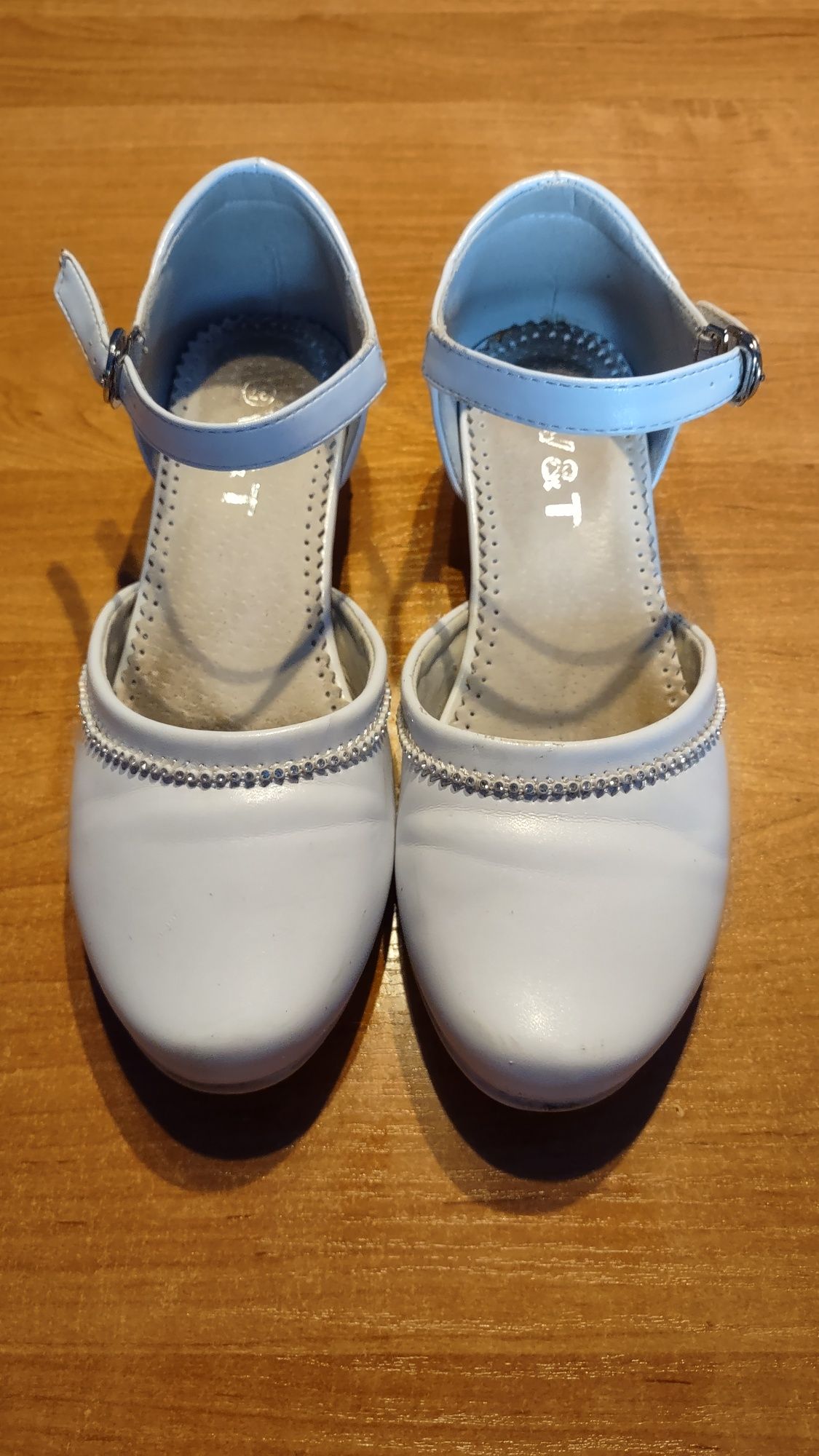 Białe buty rozmiar 37