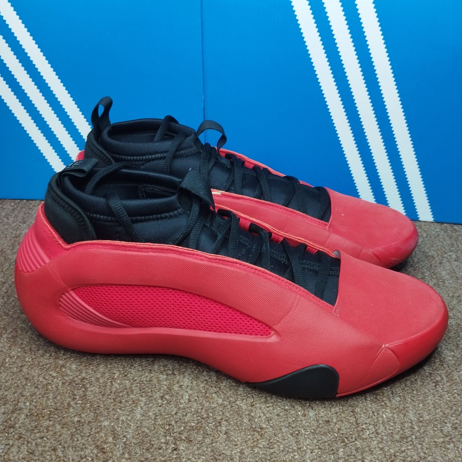 Баскетбольні кросівки Adidas Harden Volume 8