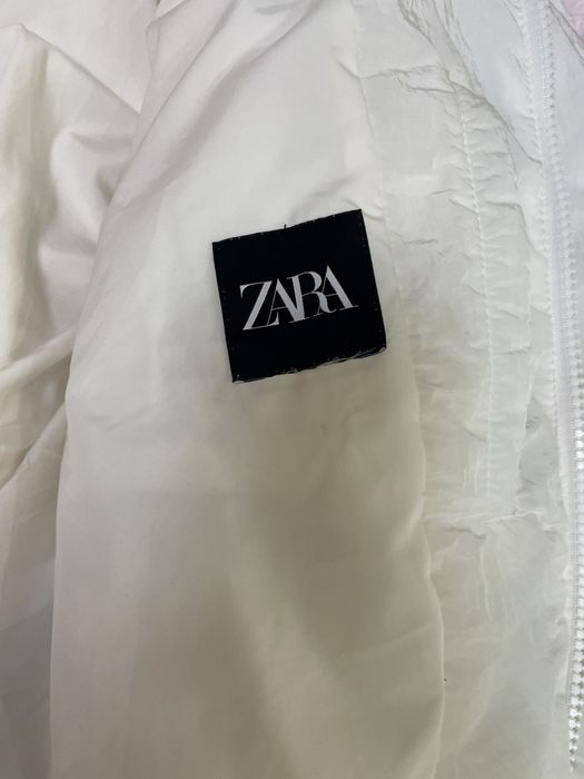 Пуховик біло-молочний бренд  Zara