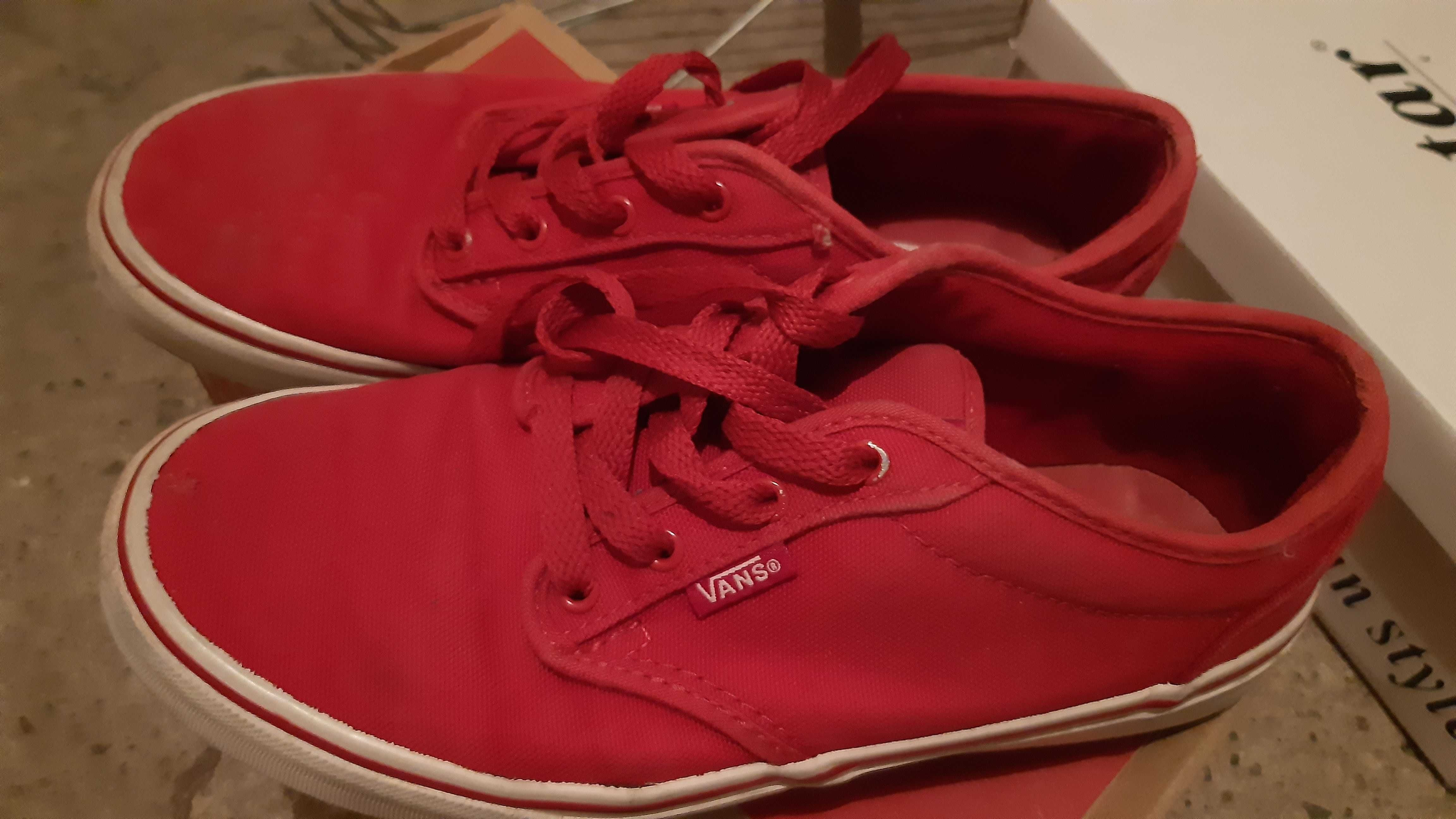 buty Vans - czarne i czerwone