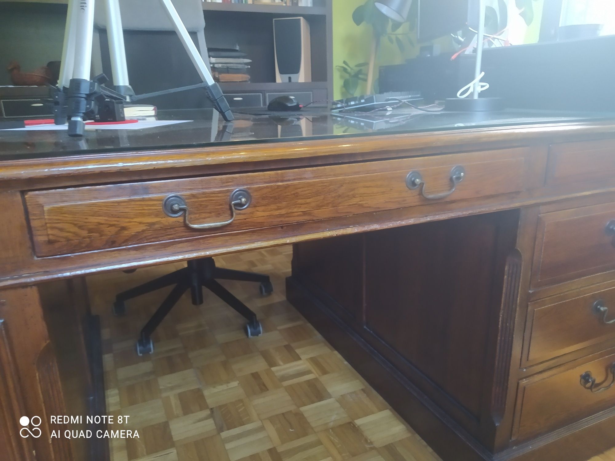 Stare, duże, dwustronne biurko