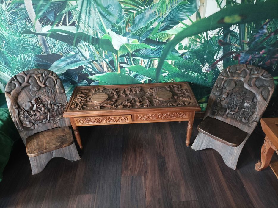 stół afrykański ręcznie rzeźbiony