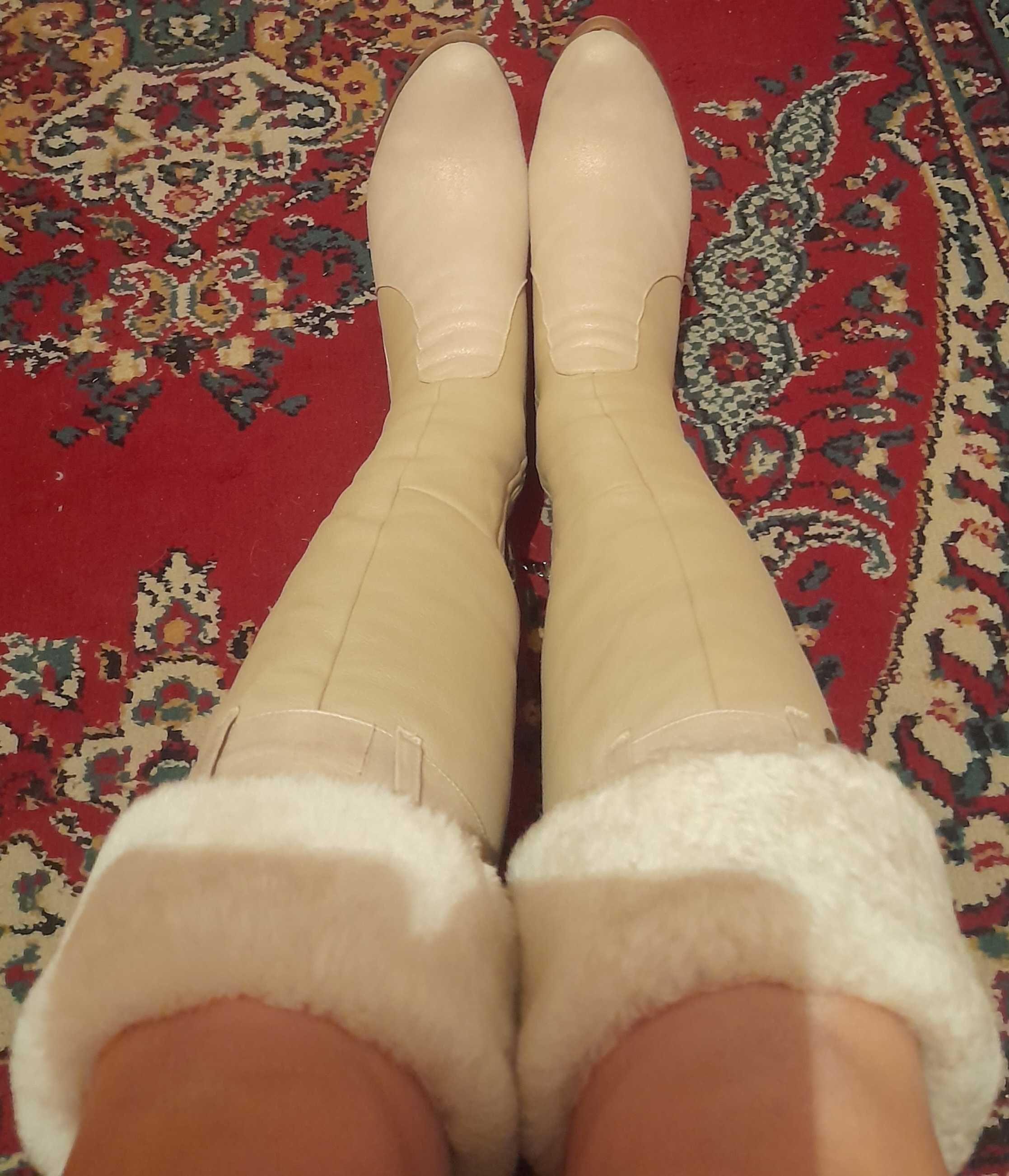 Зимние ботфорты из натуральной кожи.