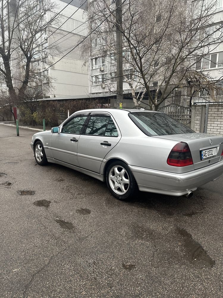 Mercedes-Benz w202