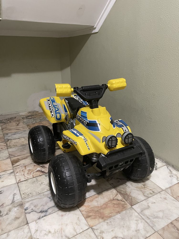 Moto 4 para criança